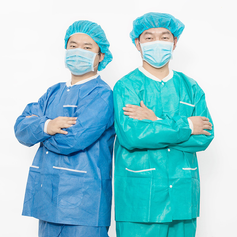 Một lần sử dụng không dệt Scrub Bộ quần áo và quần cho bệnh viện Phụ nữ phù hợp với bác sĩ Bộ quần hai bộ áo thun và quần